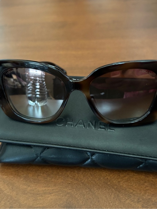 CHANEL
Acetate Strass Square Sunglasses
5422 Tortoise main image 8